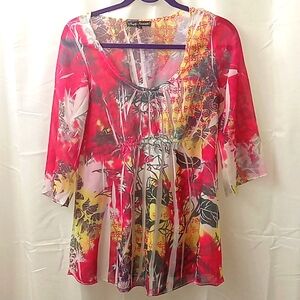 Beautiful 3/4 sleeves Floral Scoop neck blouse